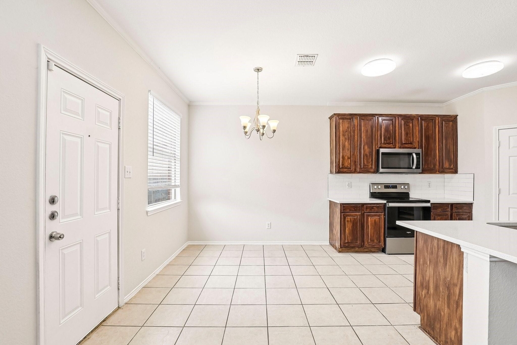 4506 Stirling Drive - Photo 6