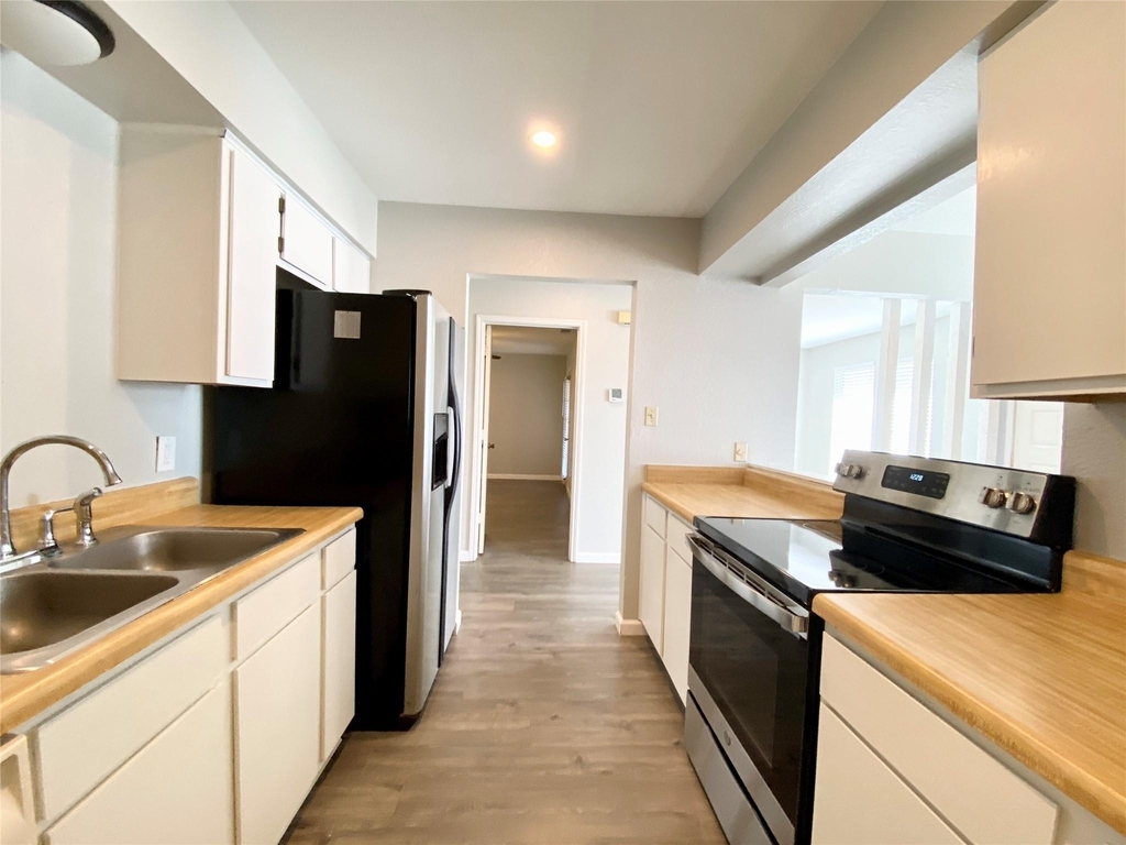 3809 Tamarron Lane - Photo 3