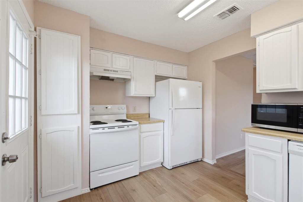 2901 Kathleen Lane - Photo 7