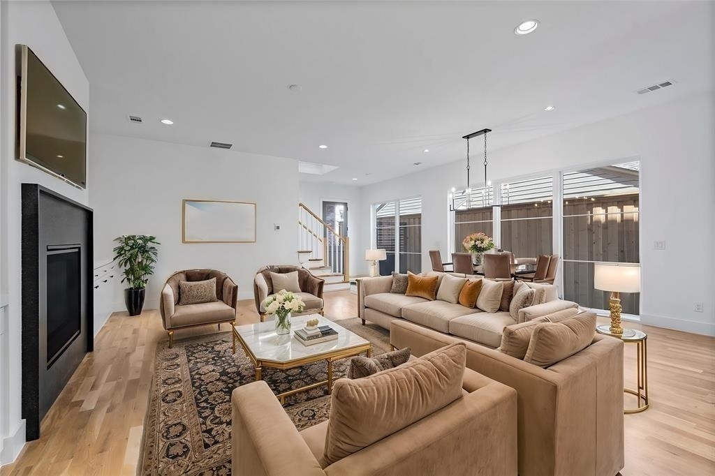 5836 Martel Avenue - Photo 1