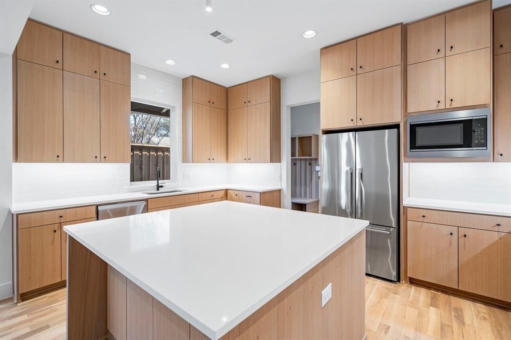 5836 Martel Avenue - Photo 9