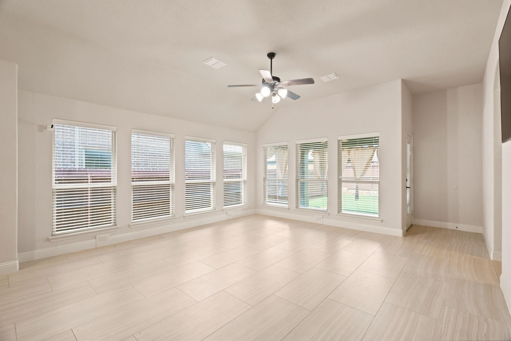 1509 Yellowthroat Drive - Photo 9