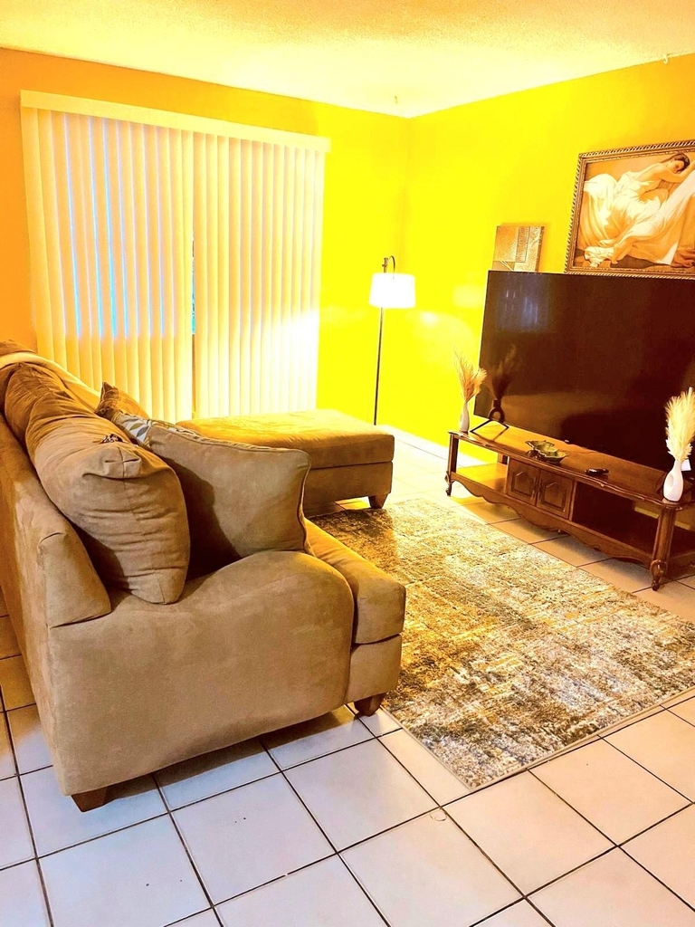 5441 Nw 17th Court - Photo 2