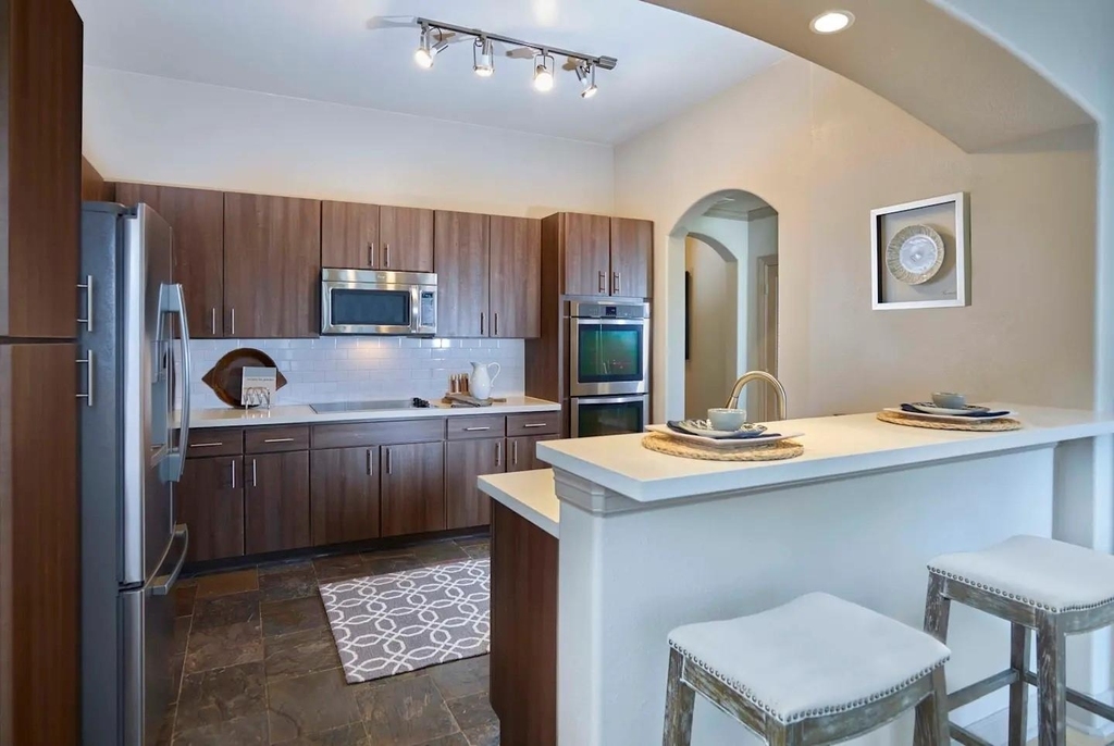 1200 Post Oak Boulevard - Photo 2