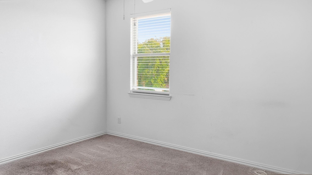 238 Woodson Street - Photo 11