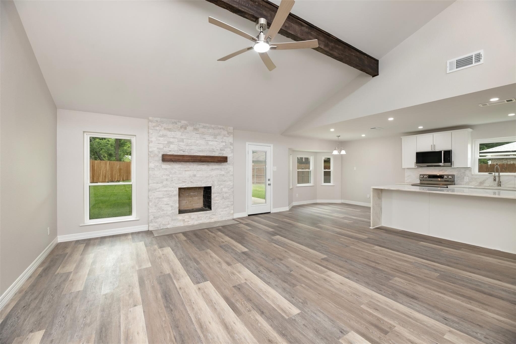 314 Sixpence Lane - Photo 1