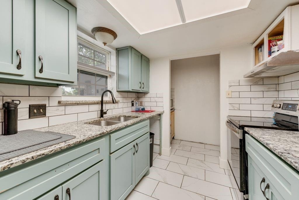 920 Meadowdale Drive - Photo 2