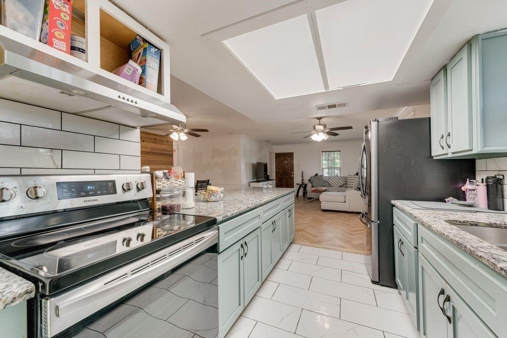 920 Meadowdale Drive - Photo 3