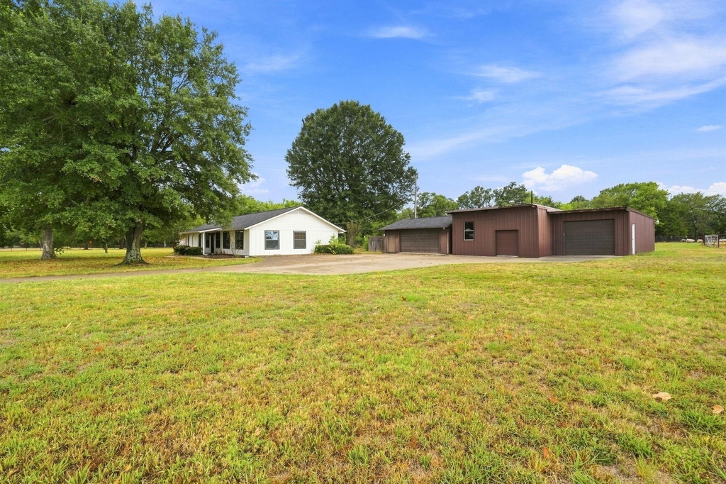 7942 Fm 859 - Photo 3