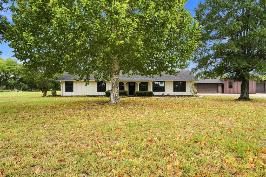 7942 Fm 859 - Photo 1