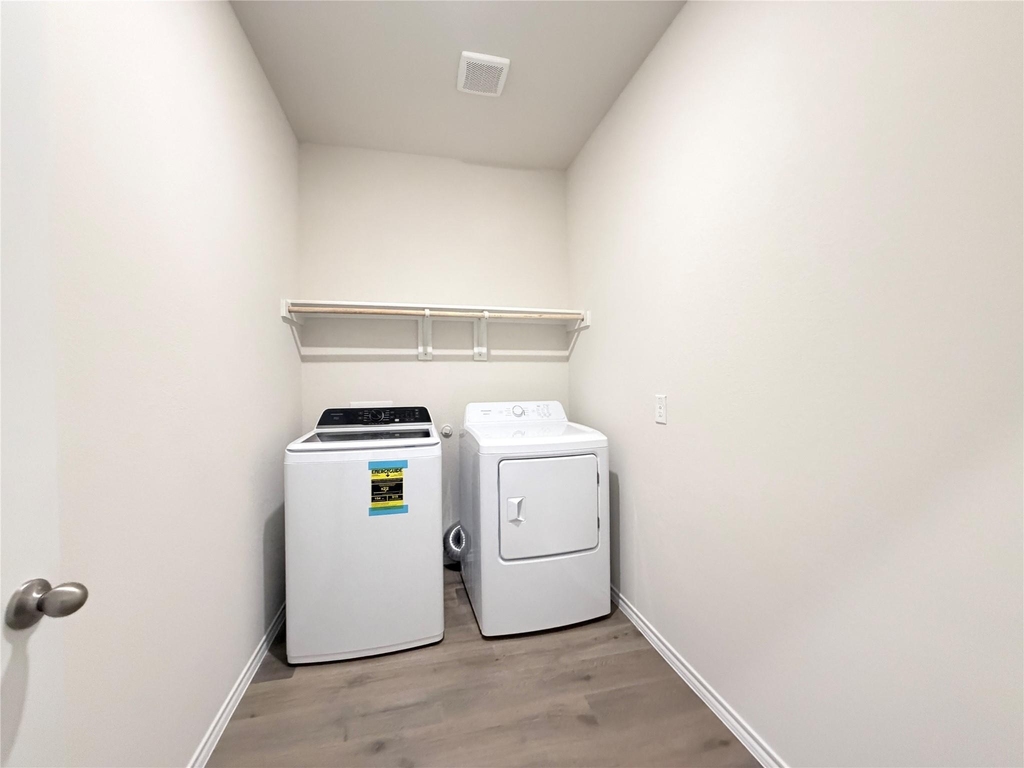 1101 Overhill Road - Photo 8