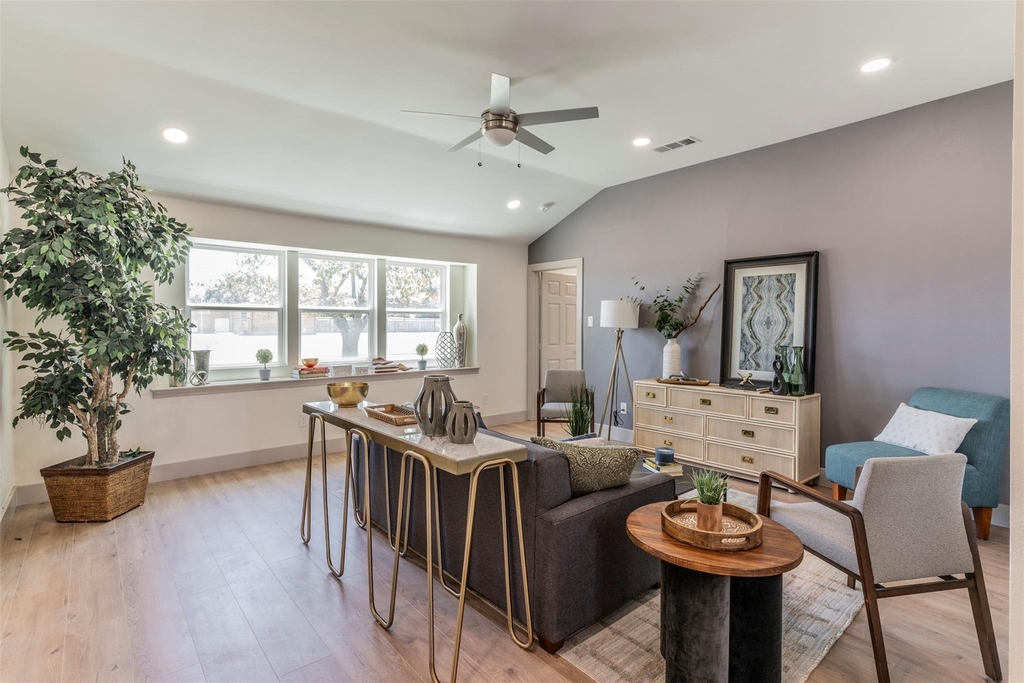 3131 Altman Drive - Photo 3