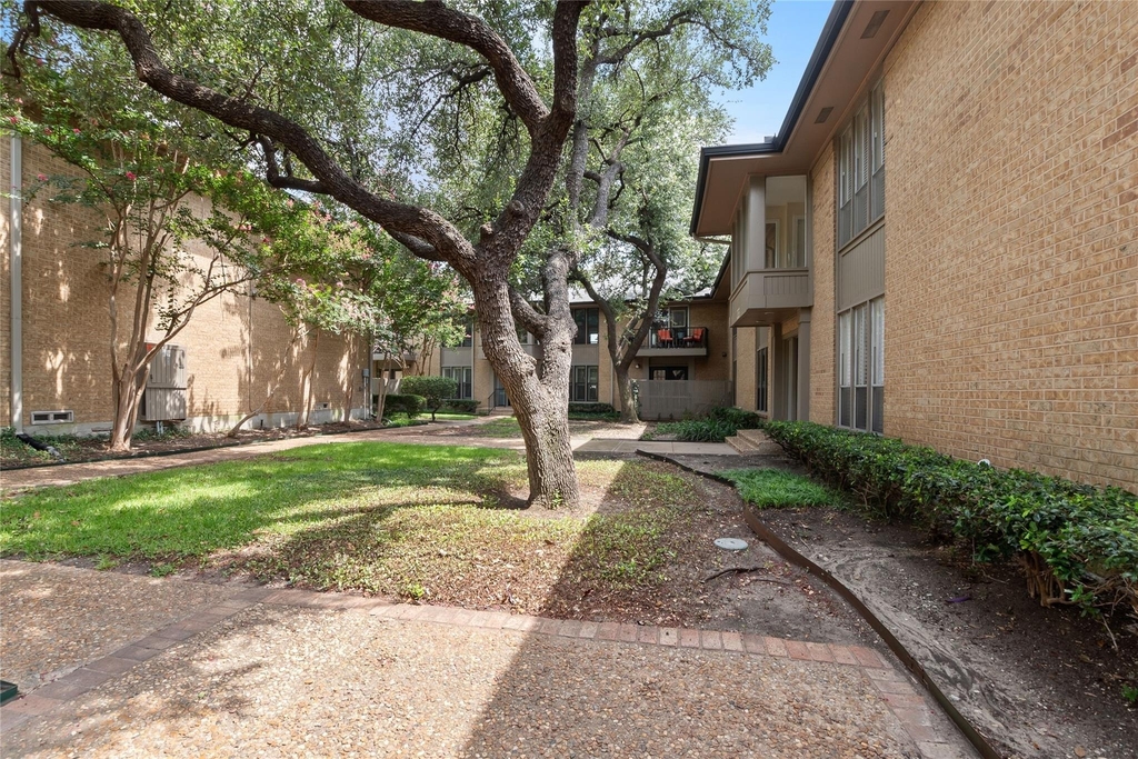 10727 Villager Road - Photo 2