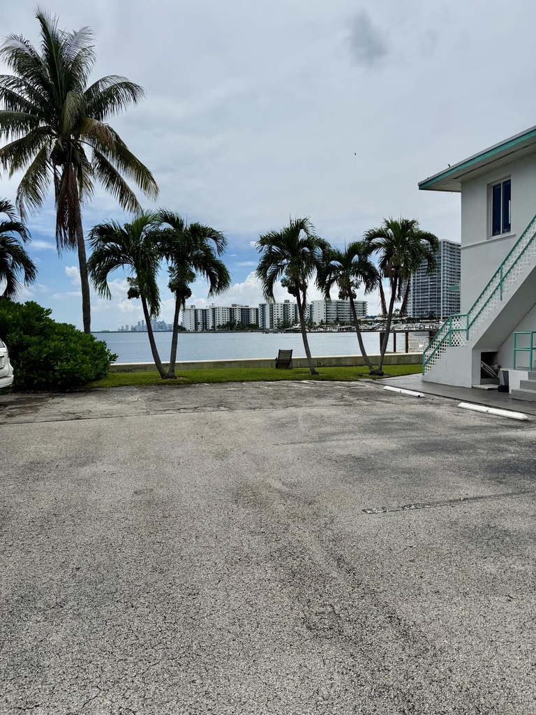 1980 Bay Drive - Photo 7