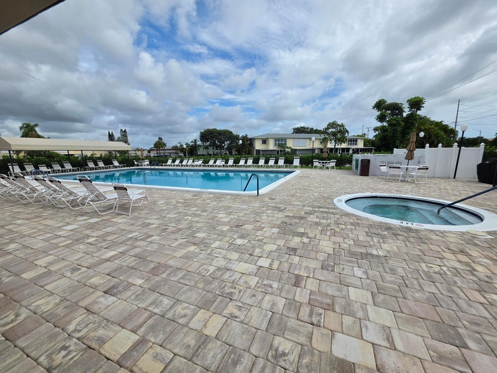 1631 Nw 18th Avenue - Photo 49