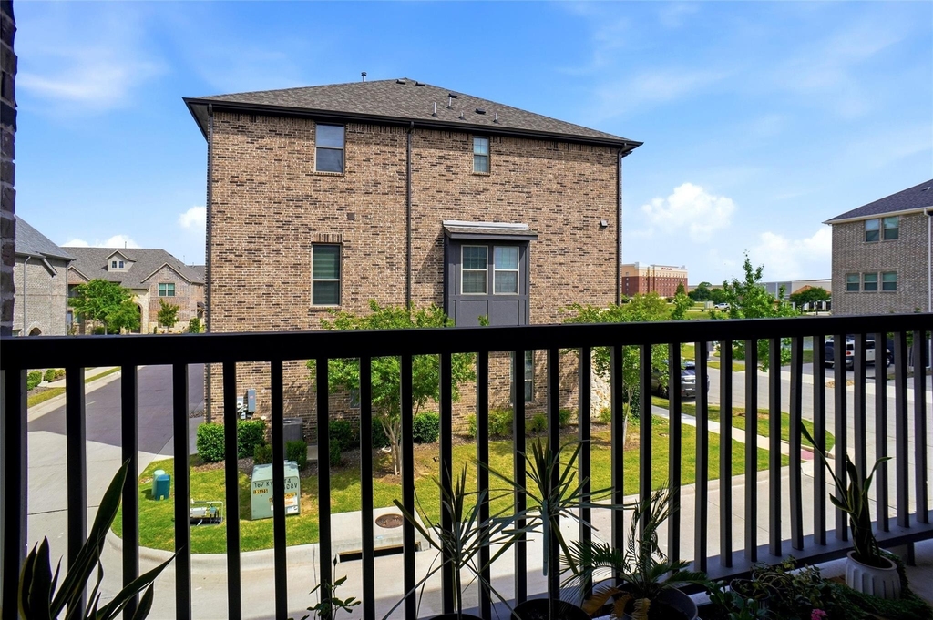 695 Vista Del Lago Drive - Photo 18