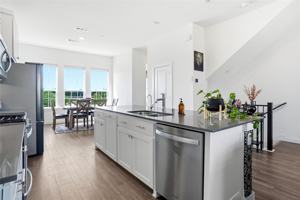 695 Vista Del Lago Drive - Photo 9
