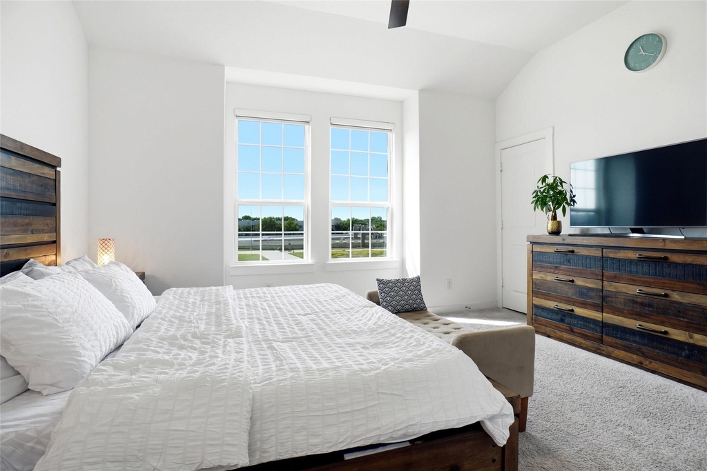 695 Vista Del Lago Drive - Photo 26