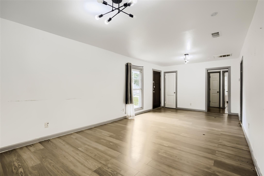 326 E Holley Street - Photo 7