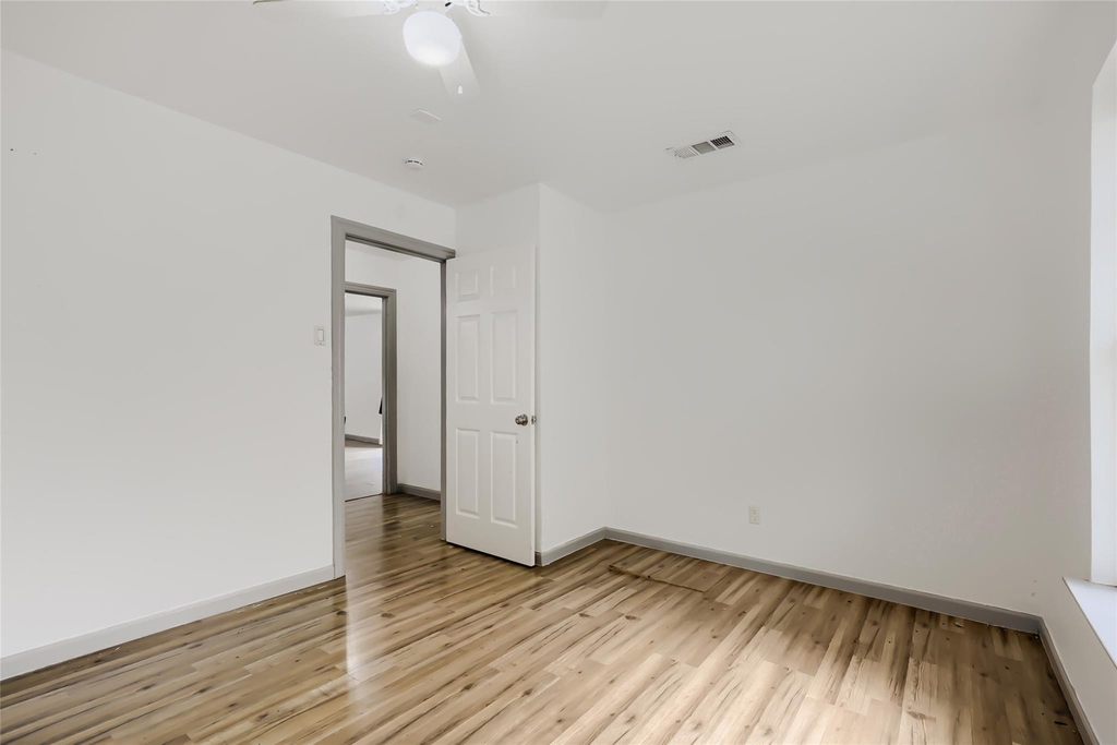 326 E Holley Street - Photo 18