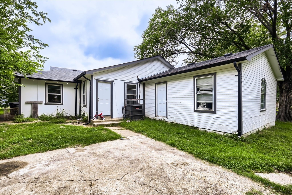 326 E Holley Street - Photo 26