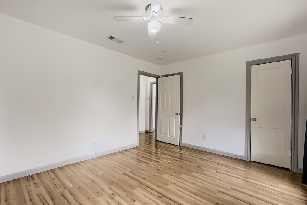 326 E Holley Street - Photo 16