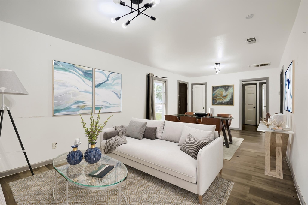 326 E Holley Street - Photo 8