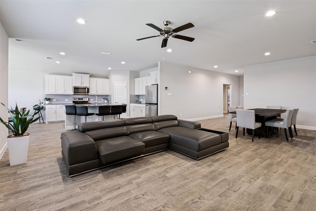 1608 Central Park Drive - Photo 6