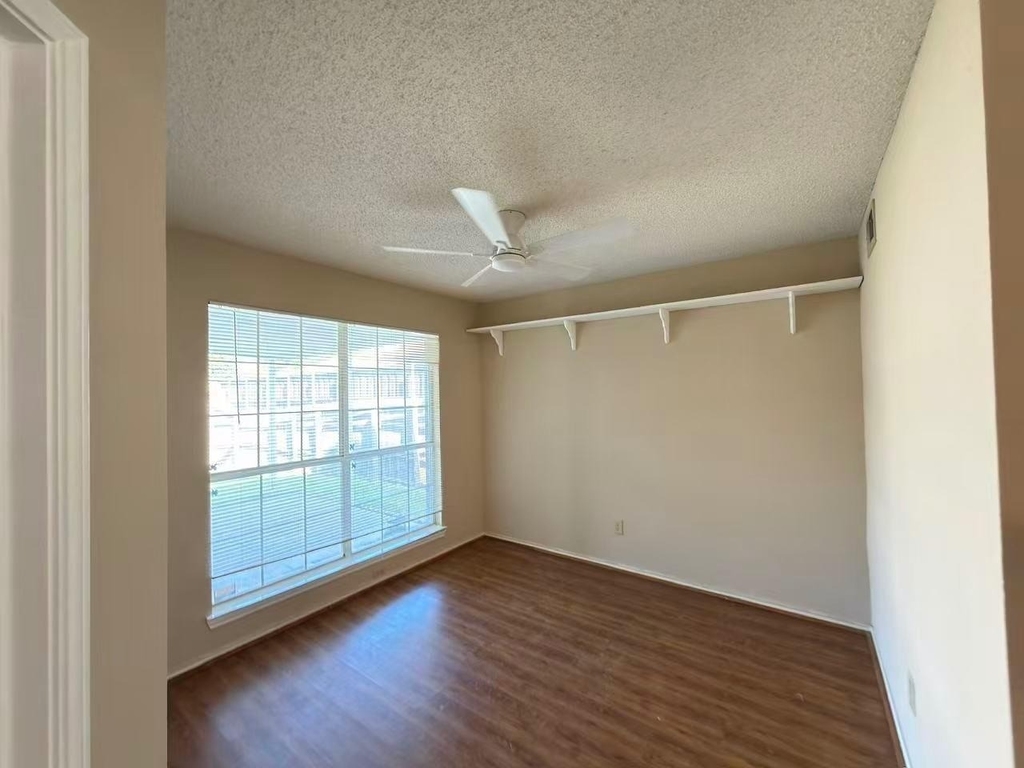 2918 Lake Valley Drive - Photo 4