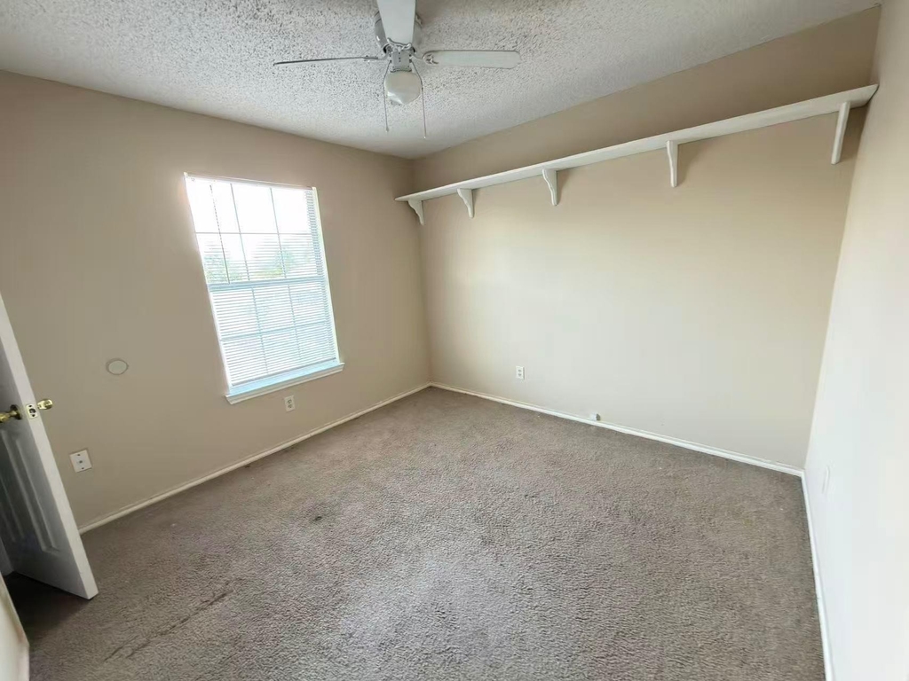 2918 Lake Valley Drive - Photo 12