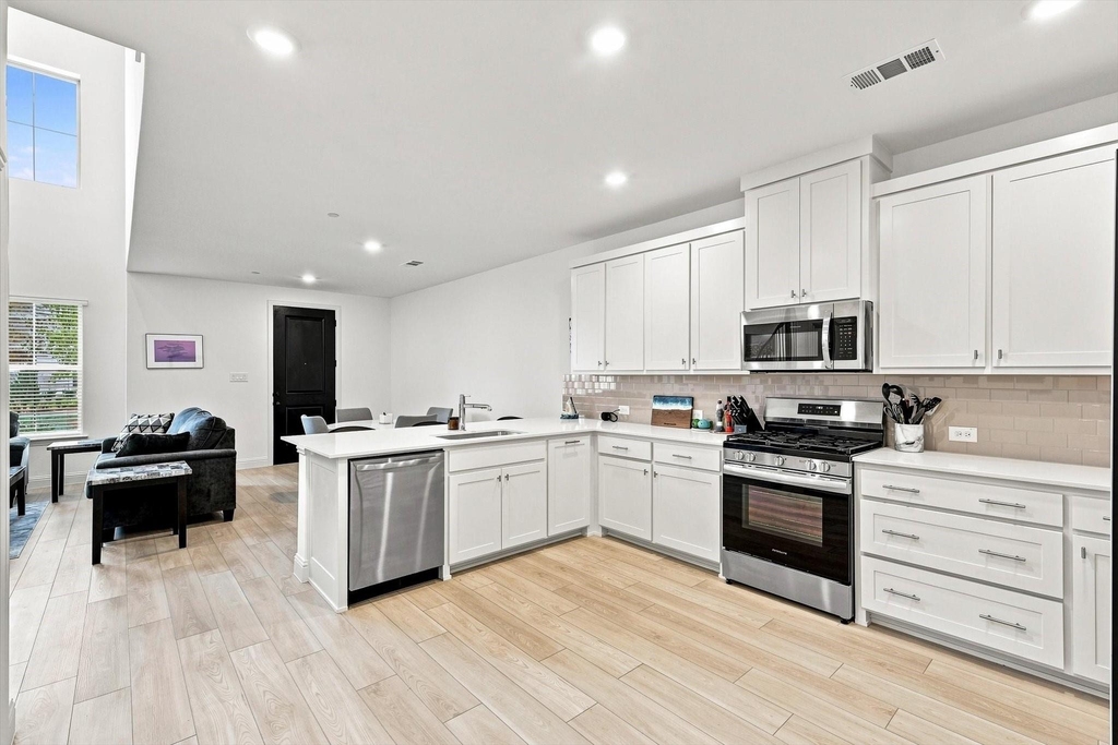 4833 Lunker Street - Photo 4