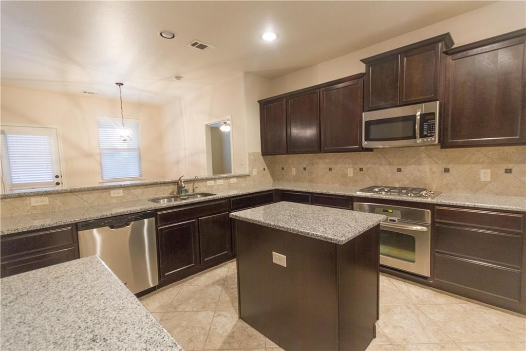 405 Riverstone Way - Photo 10