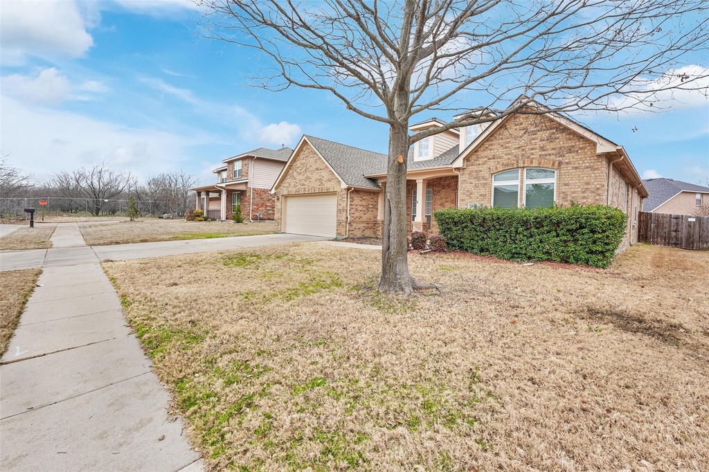 2700 Edgefield Trail - Photo 2