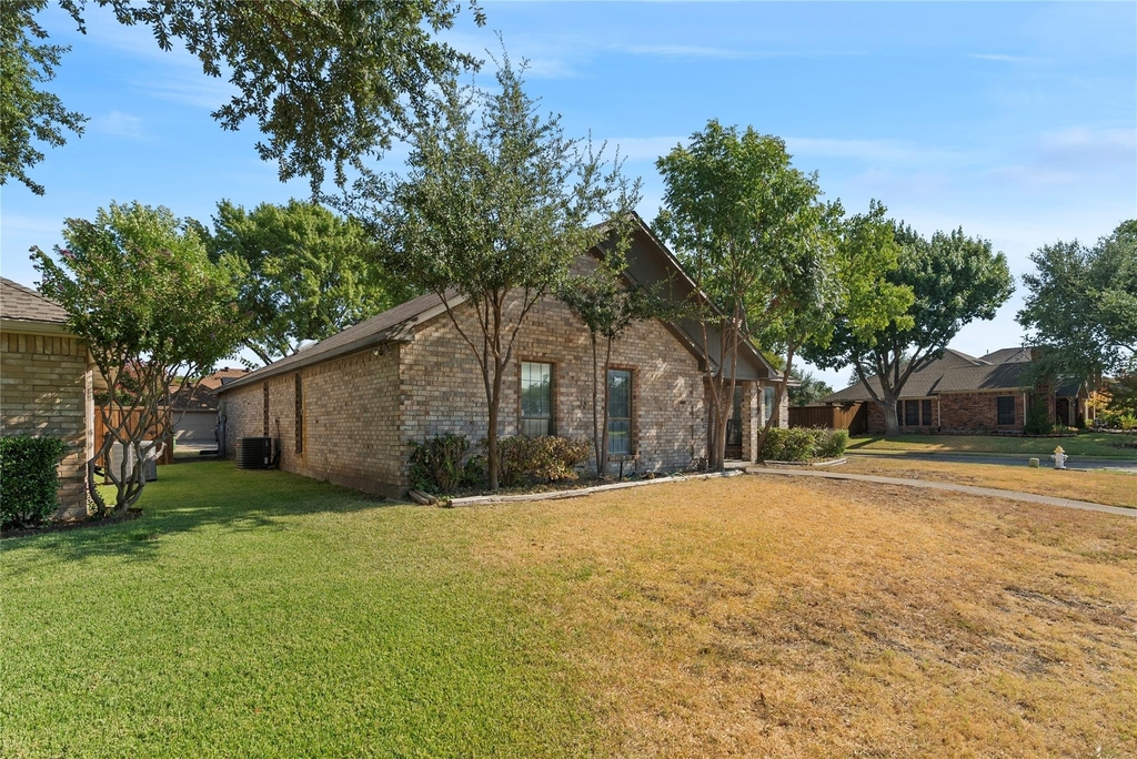 1933 Lavaca Trail - Photo 1