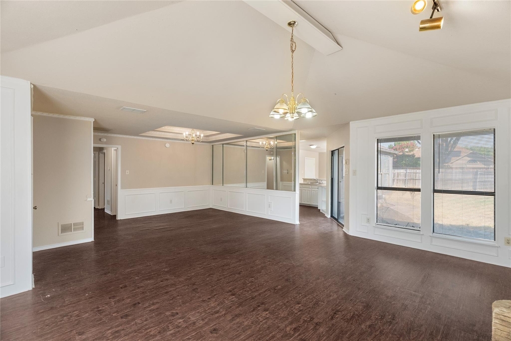 1933 Lavaca Trail - Photo 4