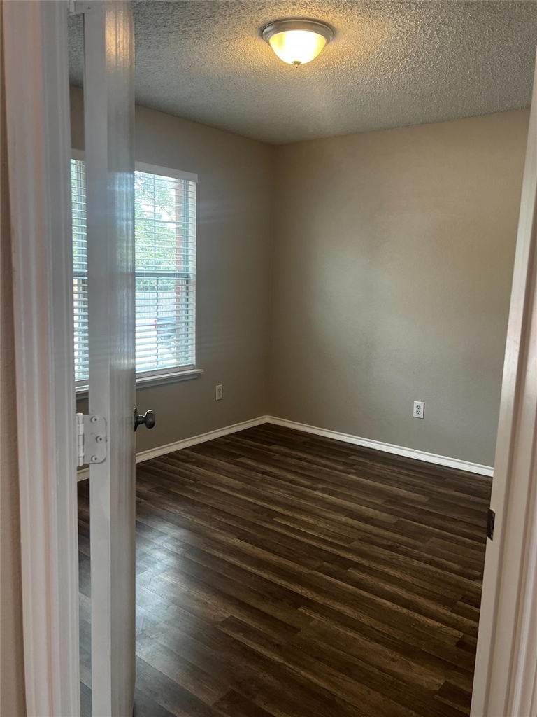 1601 Hedgewood Trail - Photo 3
