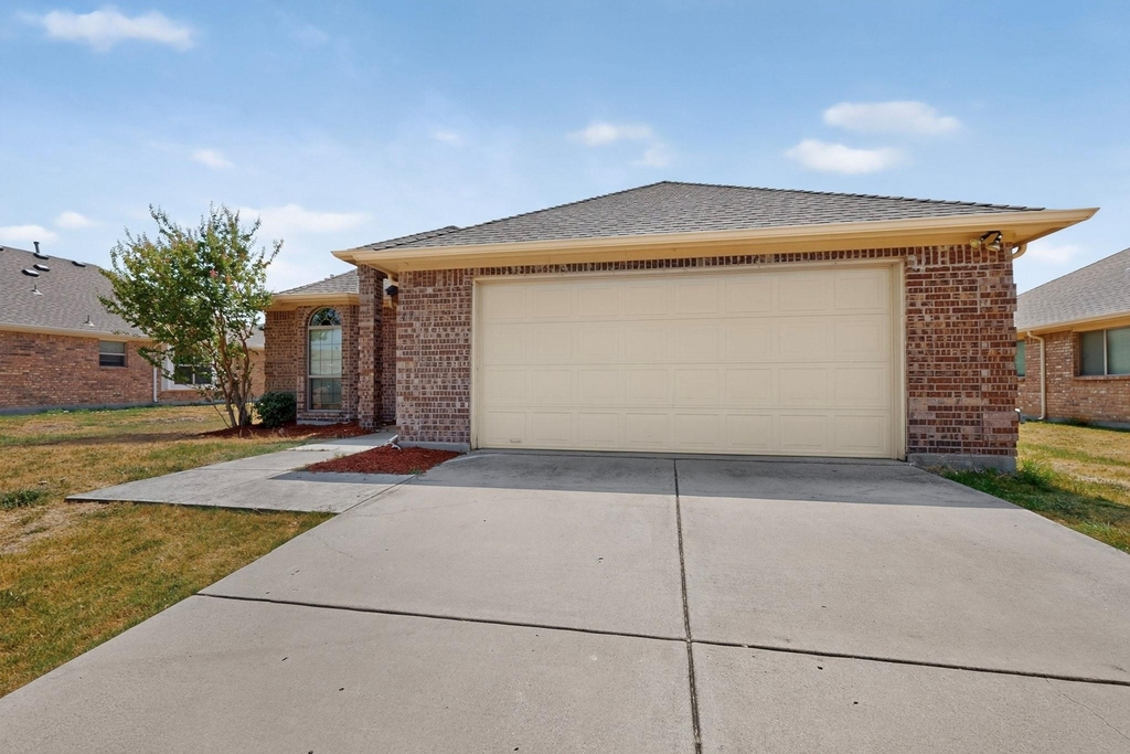 408 Windridge Drive - Photo 4