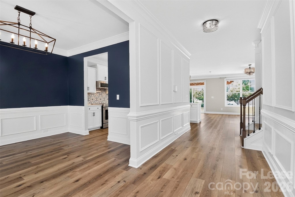 12724 Franklin Square Road - Photo 2