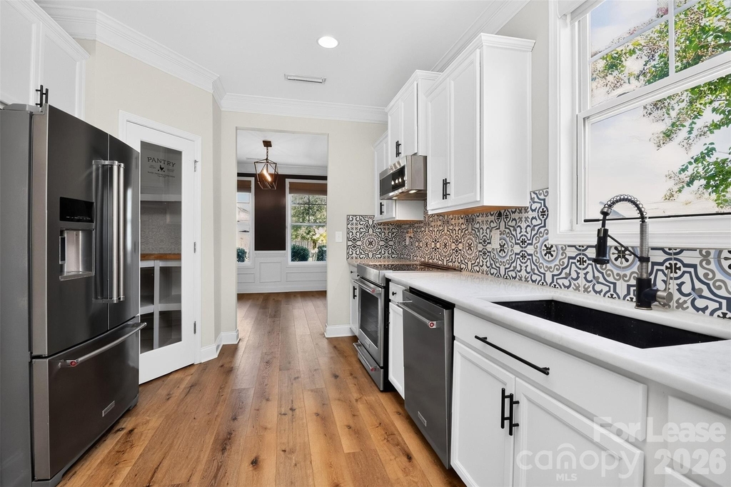 12724 Franklin Square Road - Photo 8