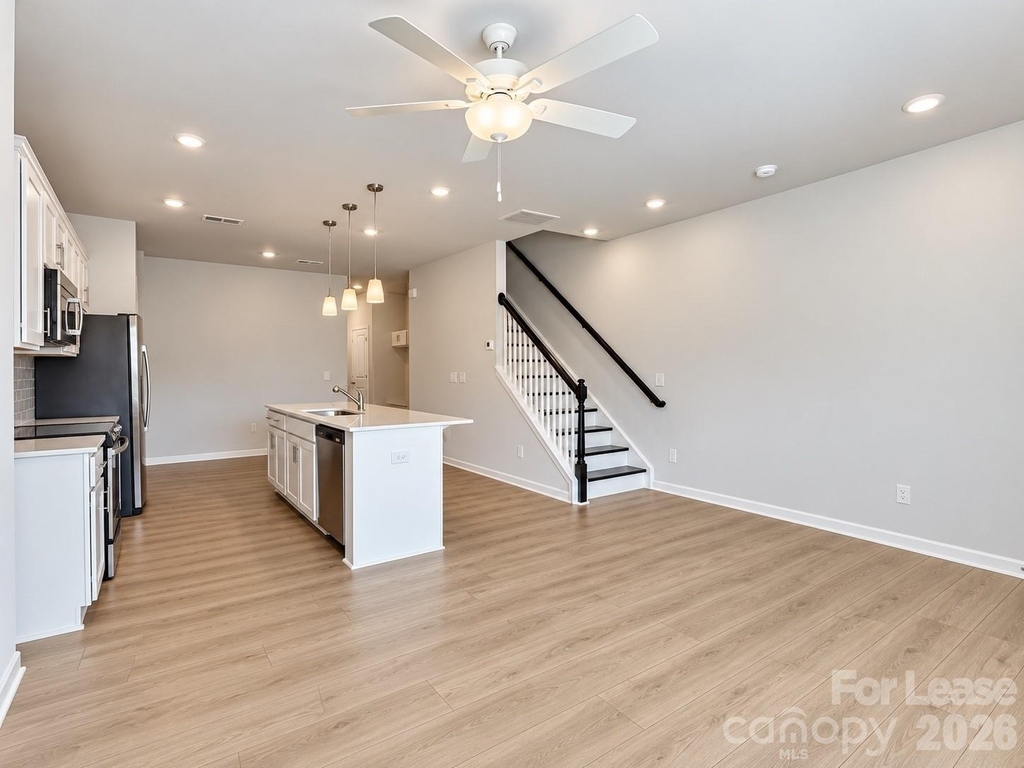 6514 Harlech Street - Photo 11