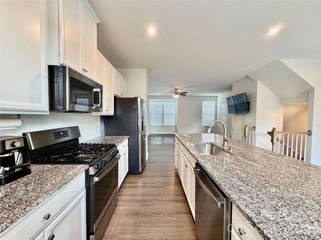 2662 Grantham Place Drive - Photo 8