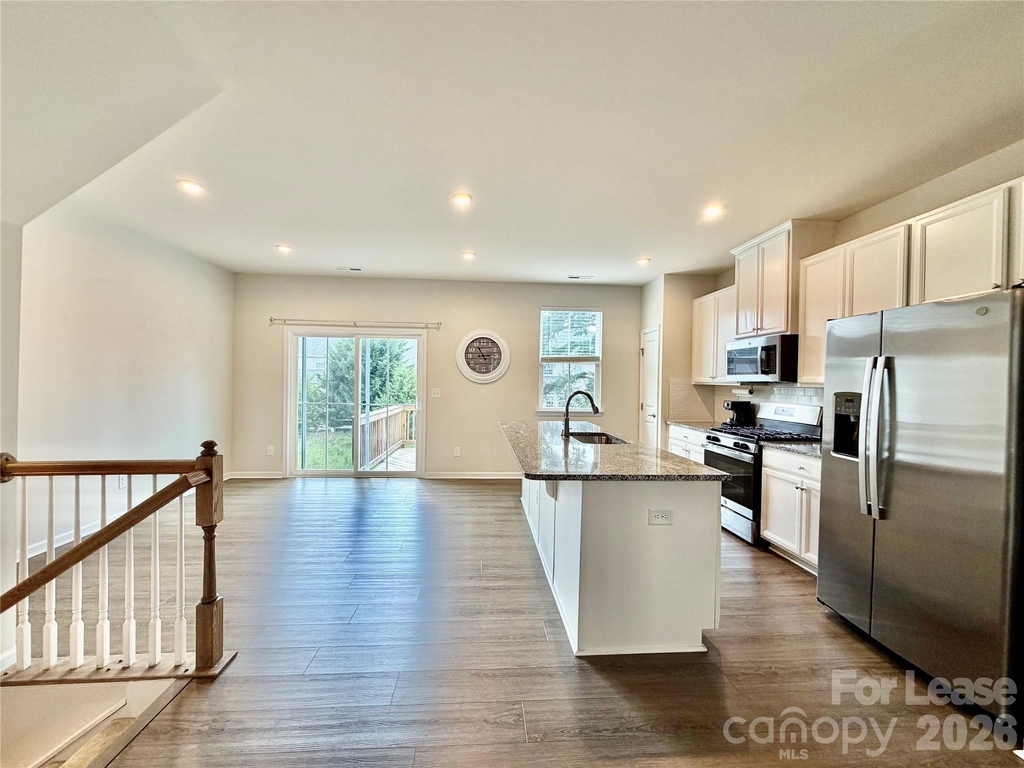 2662 Grantham Place Drive - Photo 6