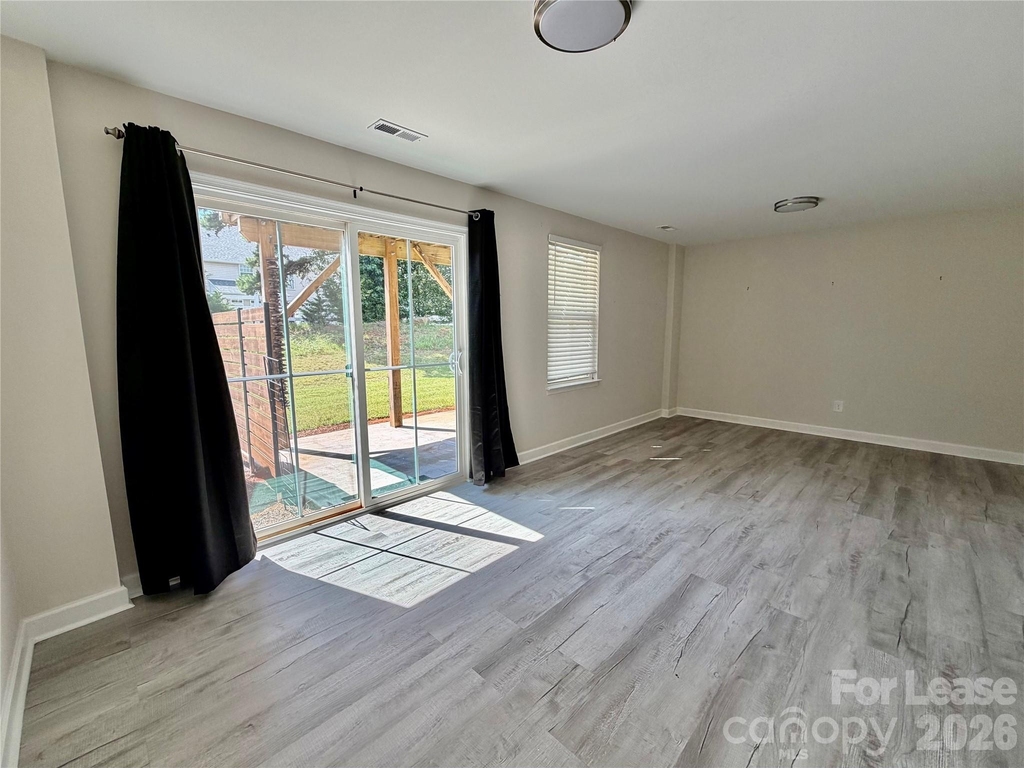2662 Grantham Place Drive - Photo 3
