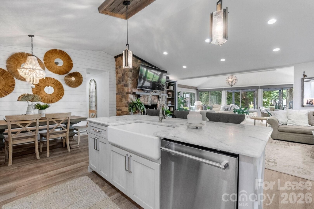 18026 Whispering Oaks Drive - Photo 8