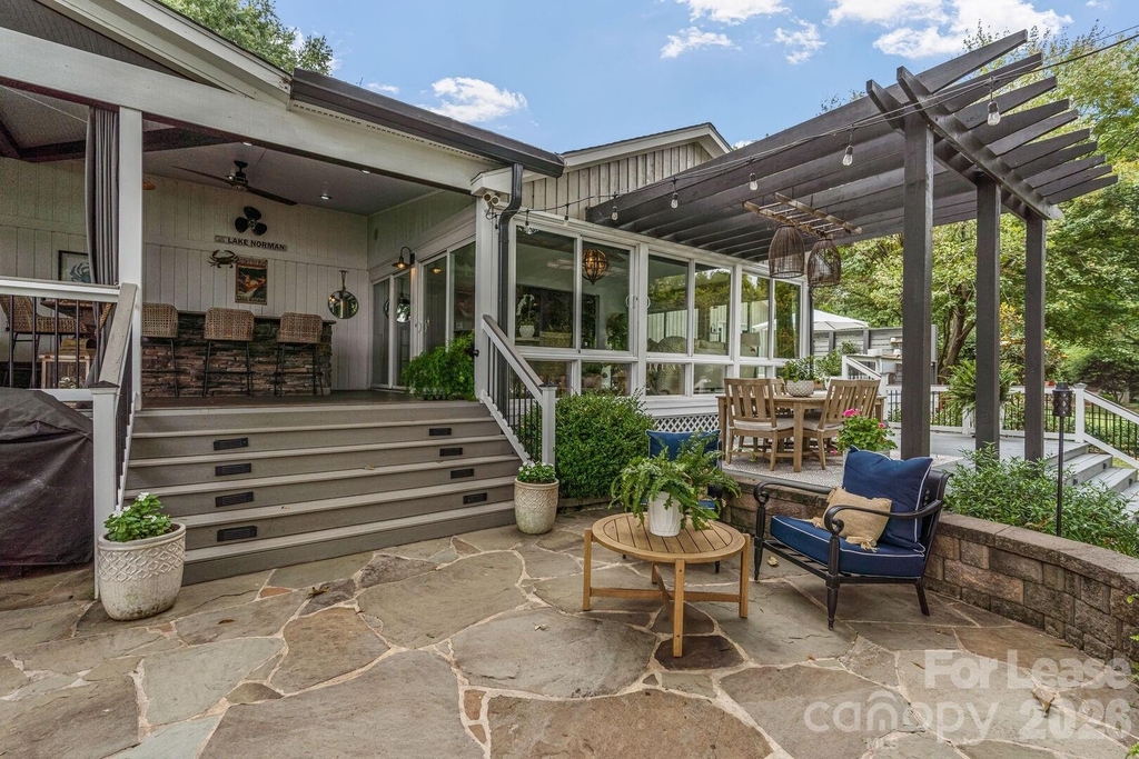 18026 Whispering Oaks Drive - Photo 14