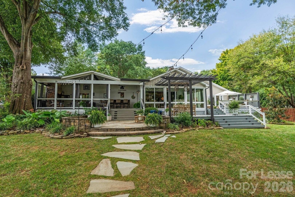 18026 Whispering Oaks Drive - Photo 12