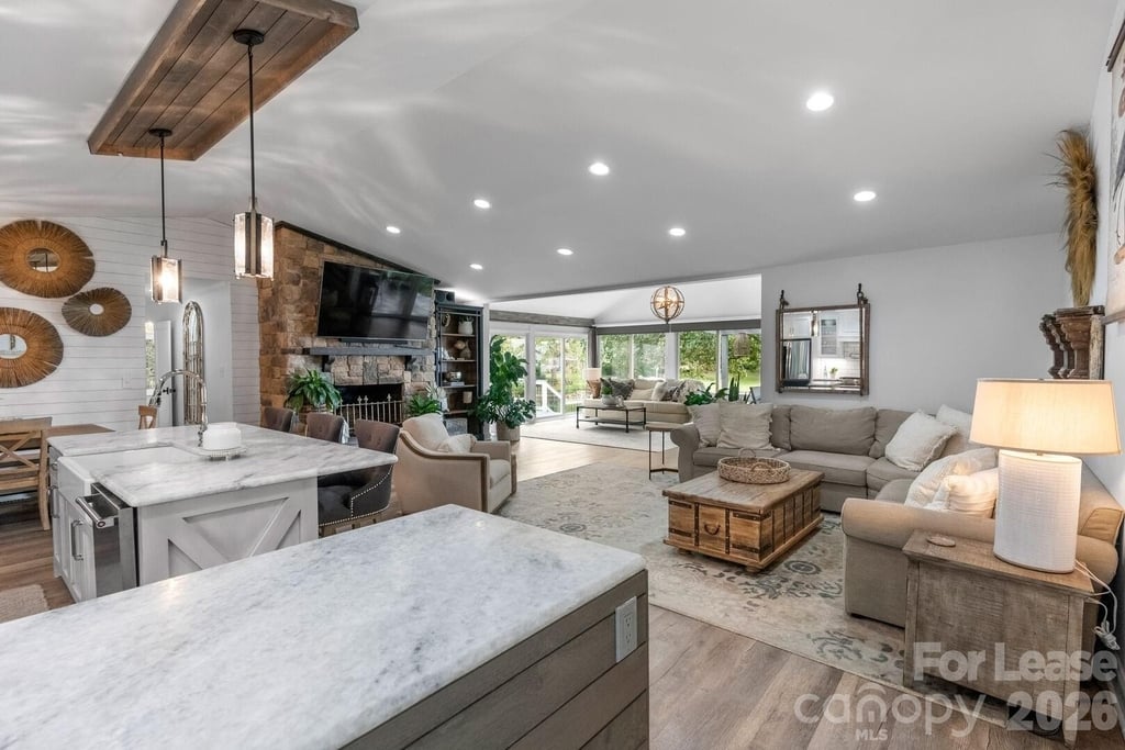 18026 Whispering Oaks Drive - Photo 9