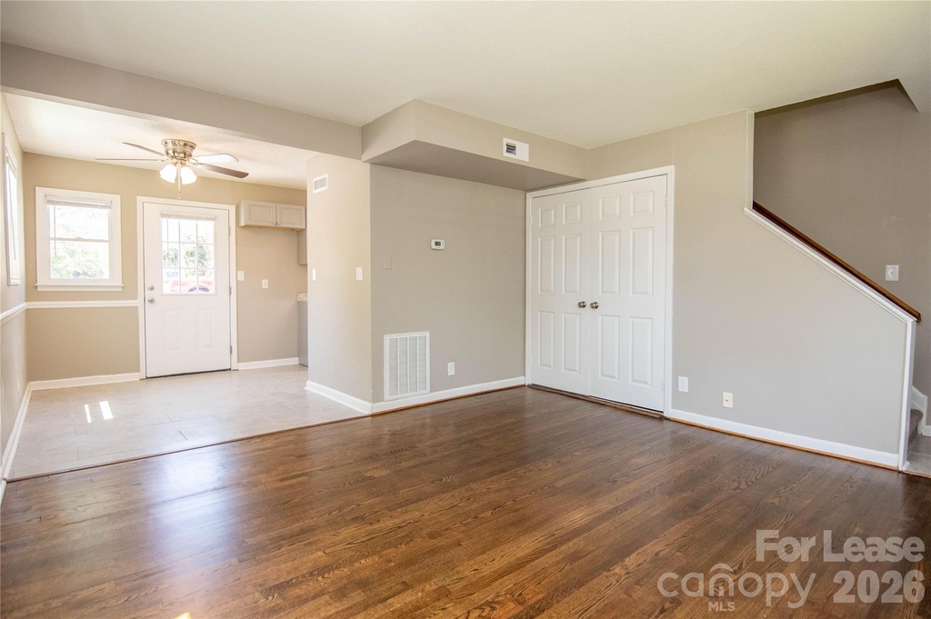 318 Highland Street - Photo 3
