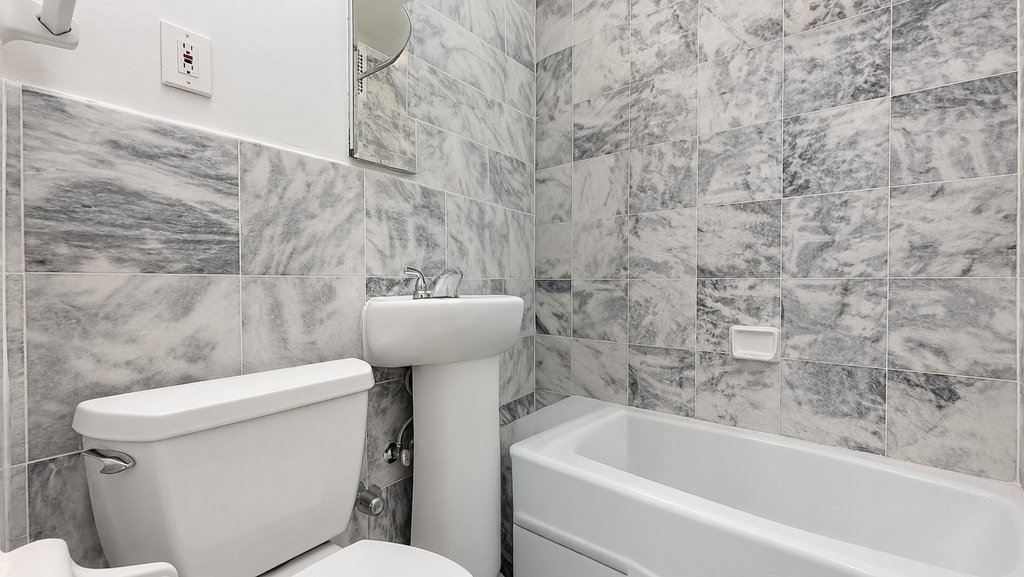 404 East 75th Street - Photo 3