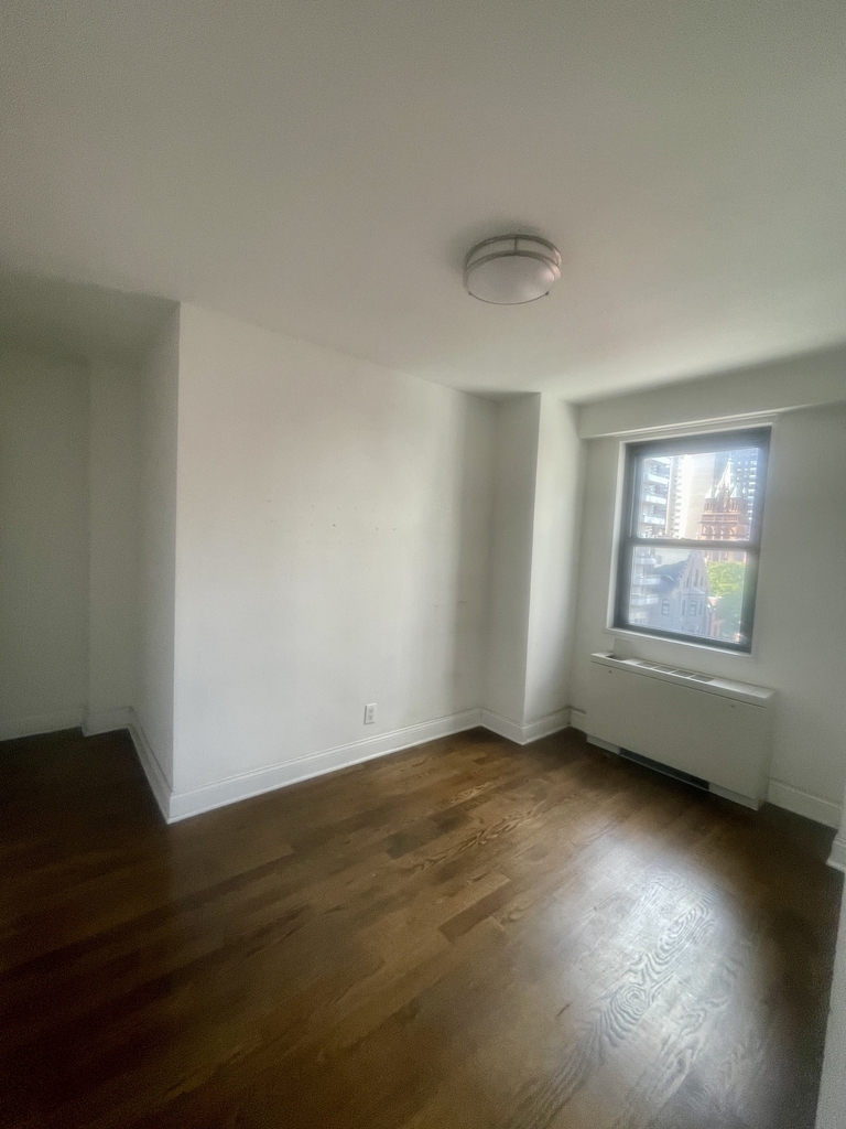 401 East 88th Street, 9D - Photo 1